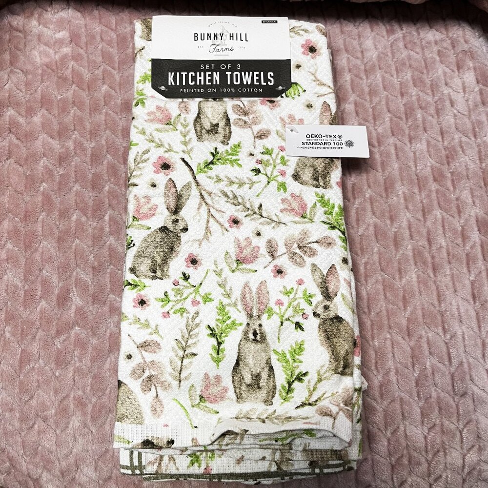 NEW SET OF 3 BUNNY HILL FARMS EASTER RABBIT FLORAL KITCHEN TOWELS 100% COTTON